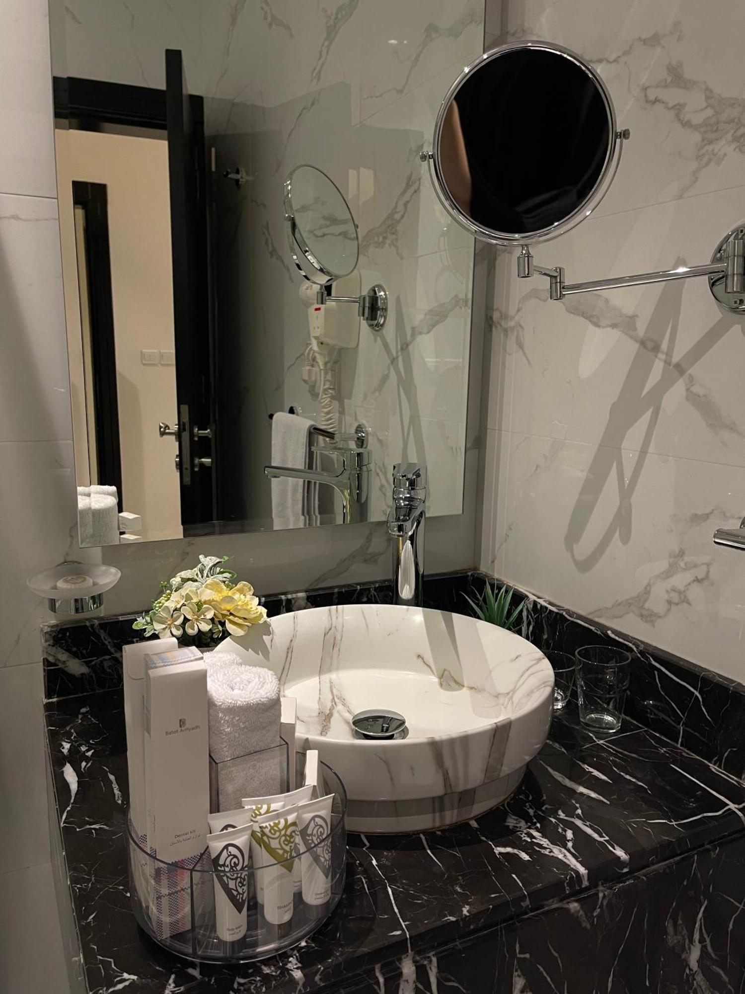 شقق خاصه بطابع حديث وفندقي - تسجيل ذاتي Private Apartments With Modern Vibes - Self Checkin 리야드 외부 사진
